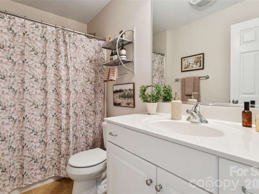 136 Turnberry Drive, Mocksville, NC 27028.  MLS# CAR4400795, YatesRealty ID 38486. 