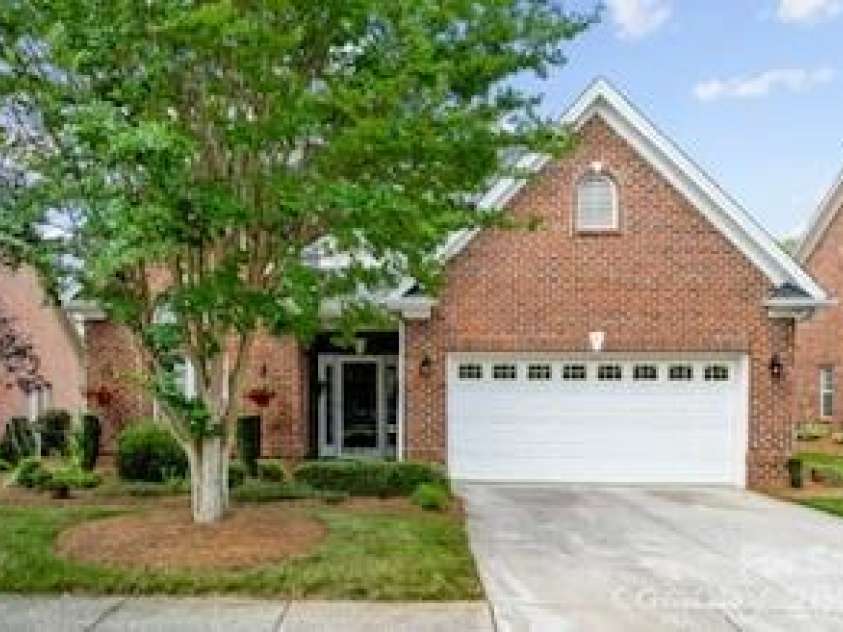 136 Turnberry Drive, Mocksville, NC 27028.  MLS# CAR4400795, YatesRealty ID 38486. 
