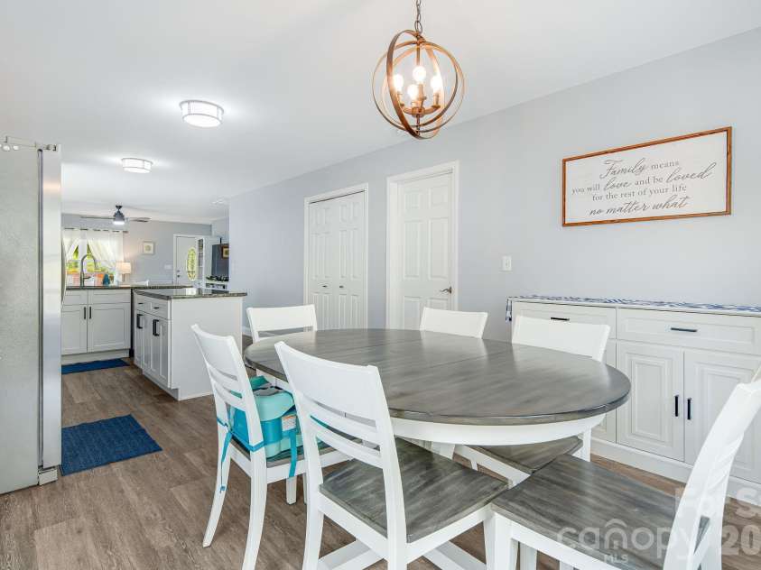 40 Quinn Hill Lane, Mars Hill, NC 28754.  MLS# CAR4421160, YatesRealty ID 38489. 