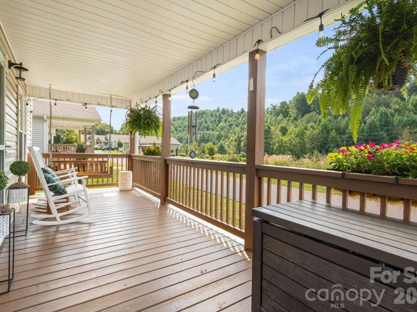40 Quinn Hill Lane, Mars Hill, NC 28754.  MLS# CAR4421160, YatesRealty ID 38489. 