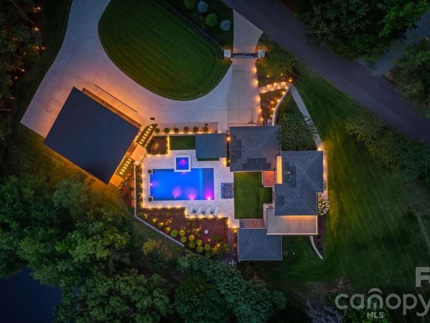 1064 Greylyn Drive, Matthews, NC 28104.  MLS# CAR4399475, YatesRealty ID 38492. 