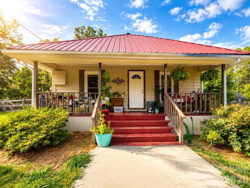 7558 Katherine Drive, Denver, NC 28037.  MLS# CAR4398922, YatesRealty ID 38493. 