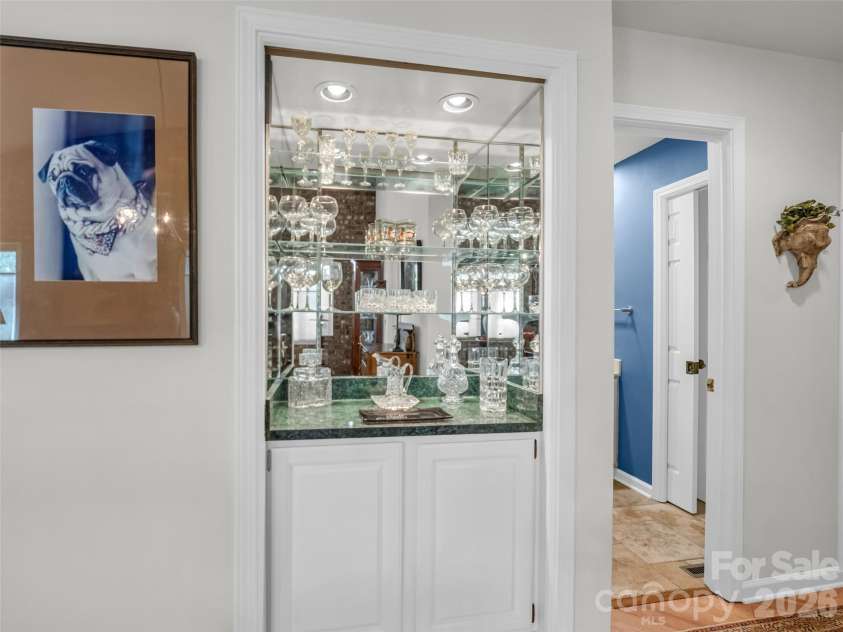 102 White Oak Drive, Hendersonville, NC 28791.  MLS# CAR4376604, YatesRealty ID 38494. 