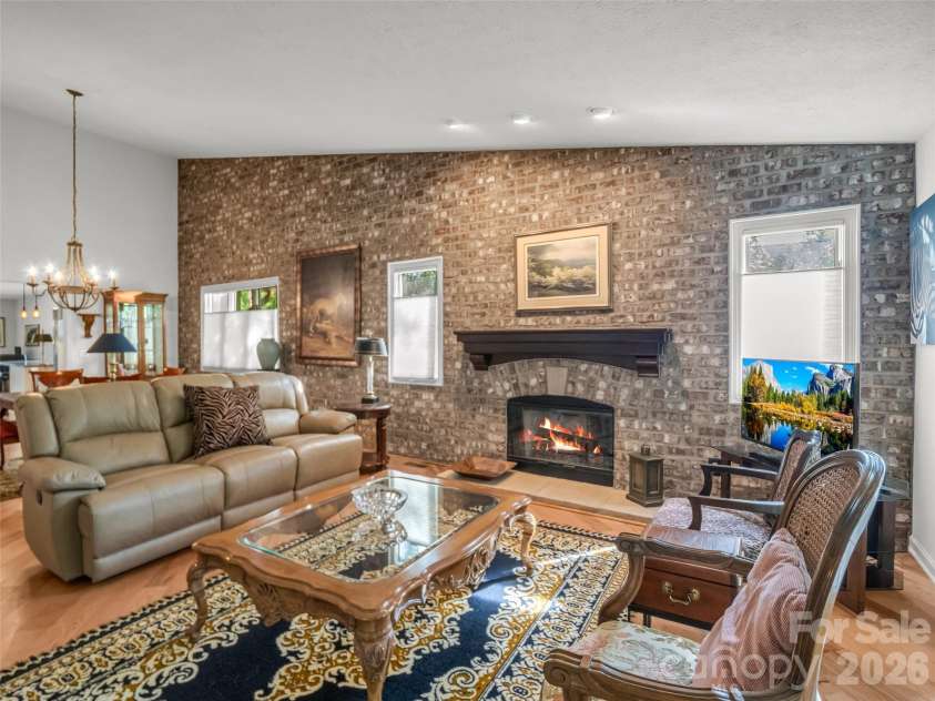 102 White Oak Drive, Hendersonville, NC 28791.  MLS# CAR4376604, YatesRealty ID 38494. 