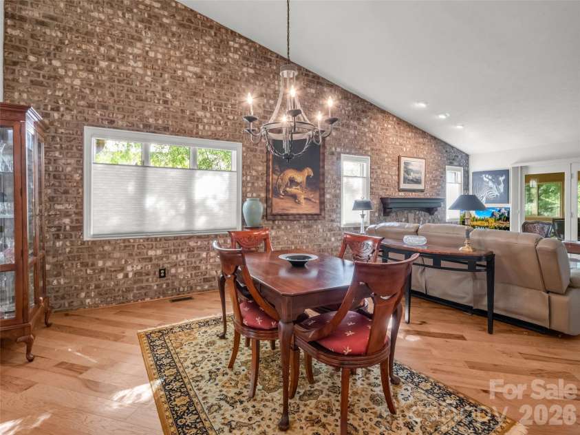 102 White Oak Drive, Hendersonville, NC 28791.  MLS# CAR4376604, YatesRealty ID 38494. Dining Area