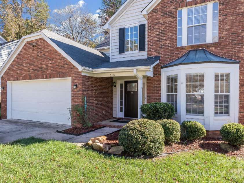 6101 Skyline Drive, Charlotte, NC 28269.  MLS# CAR4404845, YatesRealty ID 38496. 