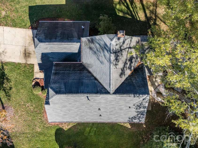 6101 Skyline Drive, Charlotte, NC 28269.  MLS# CAR4404845, YatesRealty ID 38496. 