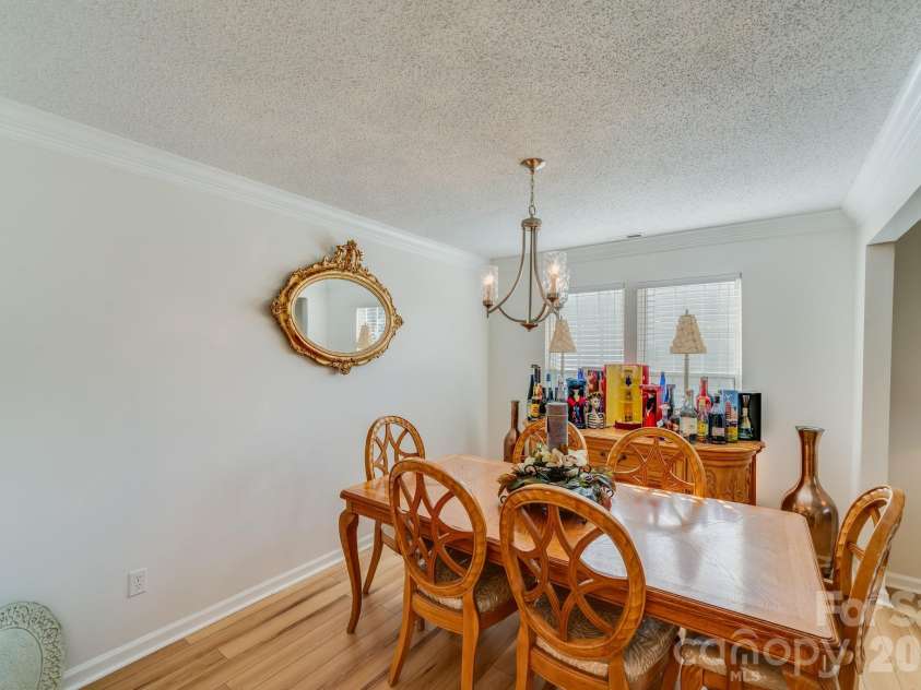 6101 Skyline Drive, Charlotte, NC 28269.  MLS# CAR4404845, YatesRealty ID 38496. 