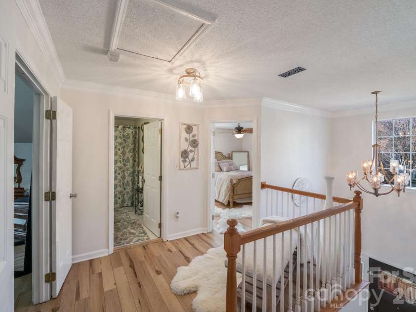 6101 Skyline Drive, Charlotte, NC 28269.  MLS# CAR4404845, YatesRealty ID 38496. 