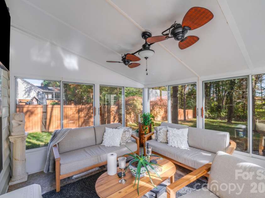 6101 Skyline Drive, Charlotte, NC 28269.  MLS# CAR4404845, YatesRealty ID 38496. 