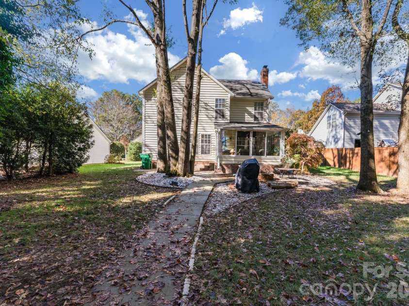 6101 Skyline Drive, Charlotte, NC 28269.  MLS# CAR4404845, YatesRealty ID 38496. 