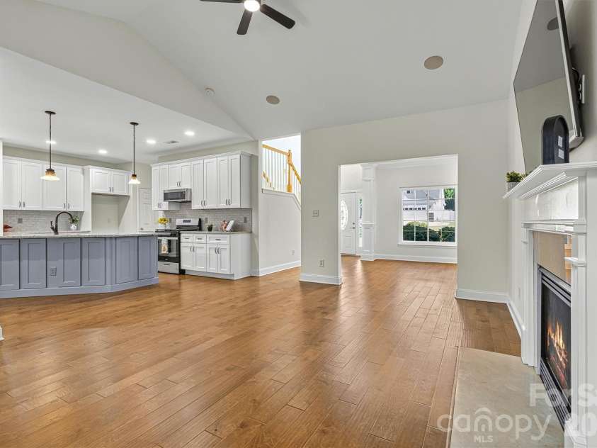 7542 Sedgebrook Drive, Stanley, NC 28164.  MLS# CAR4401228, YatesRealty ID 38497. Great room, Kitchen, Dining room - all open!