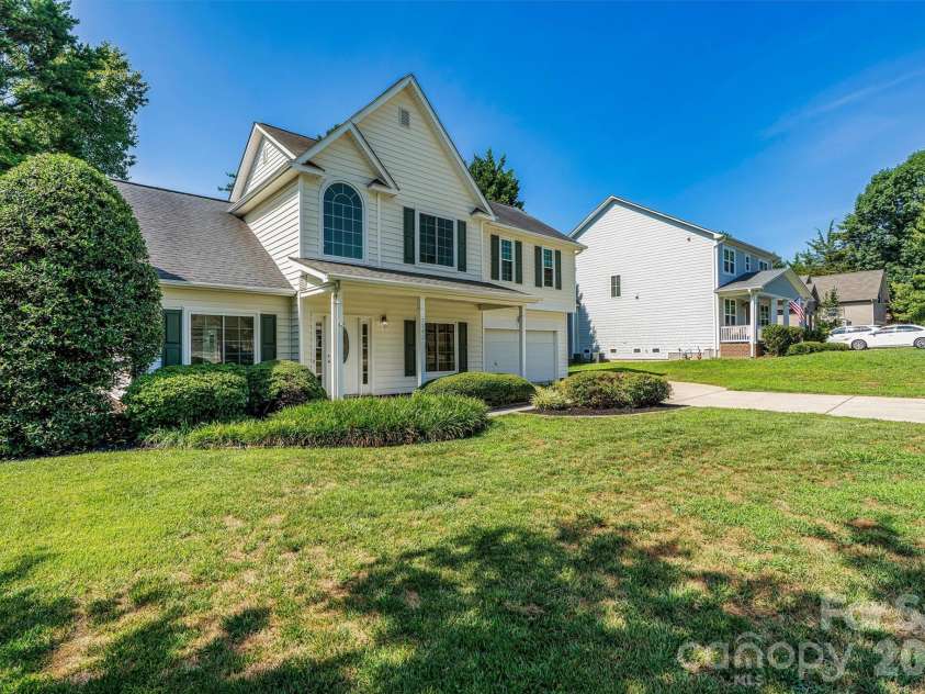 7542 Sedgebrook Drive, Stanley, NC 28164.  MLS# CAR4401228, YatesRealty ID 38497. Left front of house