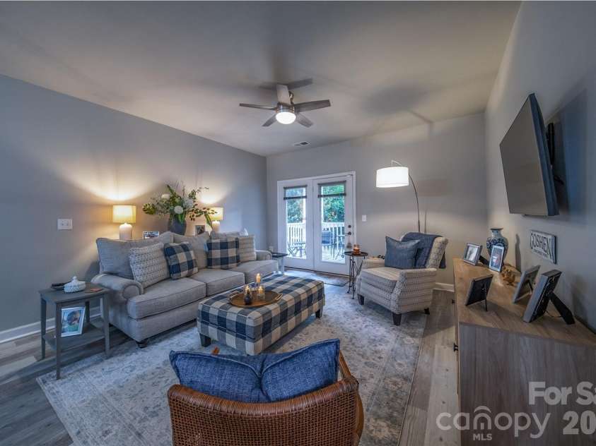 17110 Red Feather Drive, Charlotte, NC 28277.  MLS# CAR4397638, YatesRealty ID 38499. Living Room