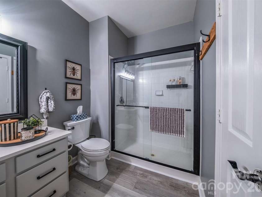 17110 Red Feather Drive, Charlotte, NC 28277.  MLS# CAR4397638, YatesRealty ID 38499. Primary Bath w/walk in shower