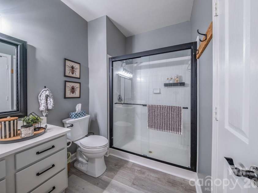 17110 Red Feather Drive, Charlotte, NC 28277.  MLS# CAR4397638, YatesRealty ID 38499. Primary Bath w/walk in shower