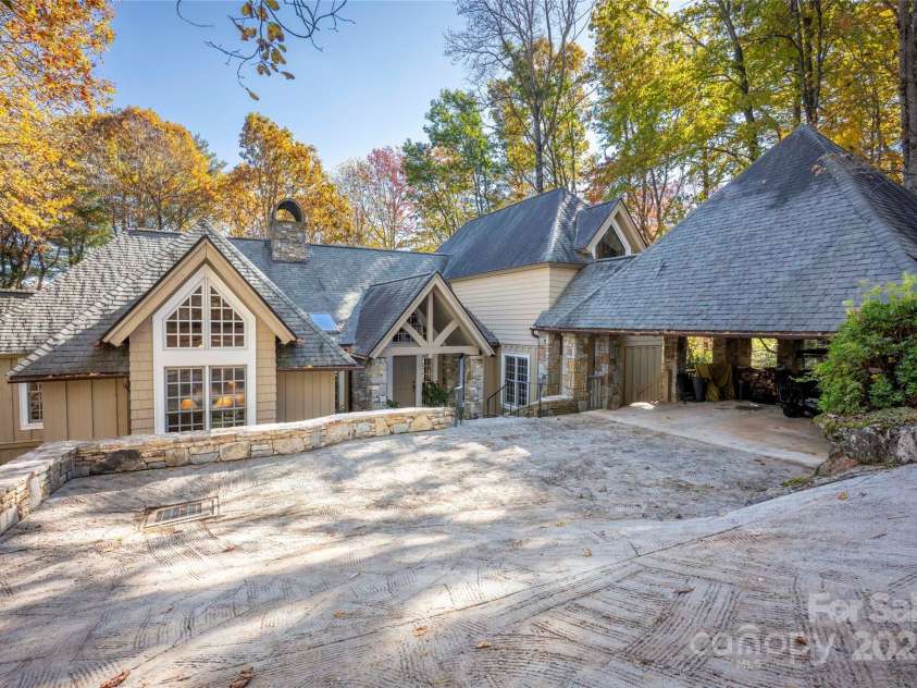 132 Red Bird Circle, Lake Toxaway, NC 28747.  MLS# CAR4321731, YatesRealty ID 385. 