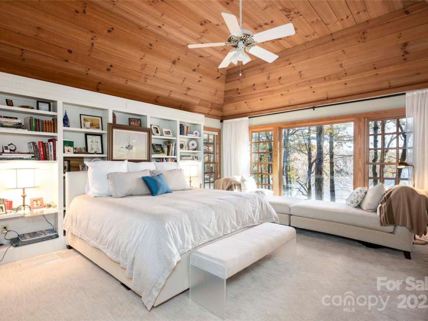 132 Red Bird Circle, Lake Toxaway, NC 28747.  MLS# CAR4321731, YatesRealty ID 385. 