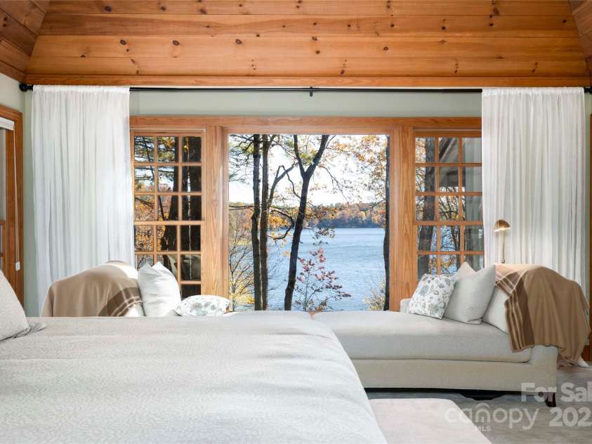 132 Red Bird Circle, Lake Toxaway, NC 28747.  MLS# CAR4321731, YatesRealty ID 385. 