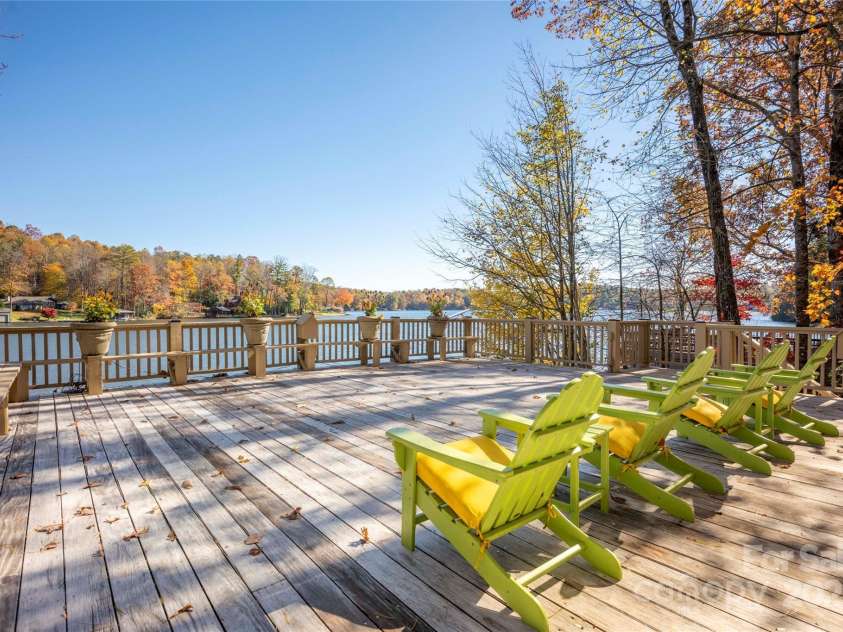 132 Red Bird Circle, Lake Toxaway, NC 28747.  MLS# CAR4321731, YatesRealty ID 385. 