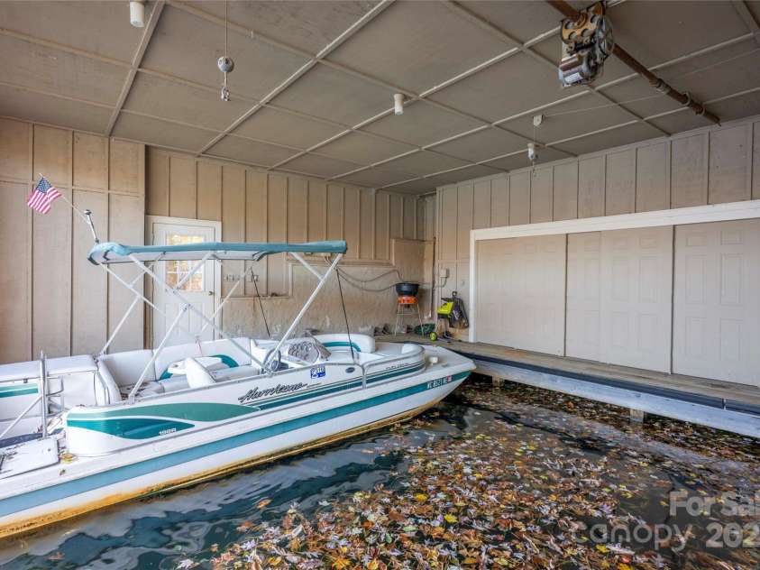 132 Red Bird Circle, Lake Toxaway, NC 28747.  MLS# CAR4321731, YatesRealty ID 385. 