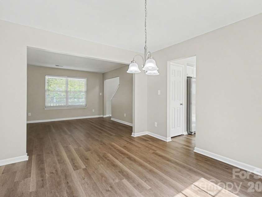 9828 Aventide Lane, Charlotte, NC 28215.  MLS# CAR4385043, YatesRealty ID 38500. 