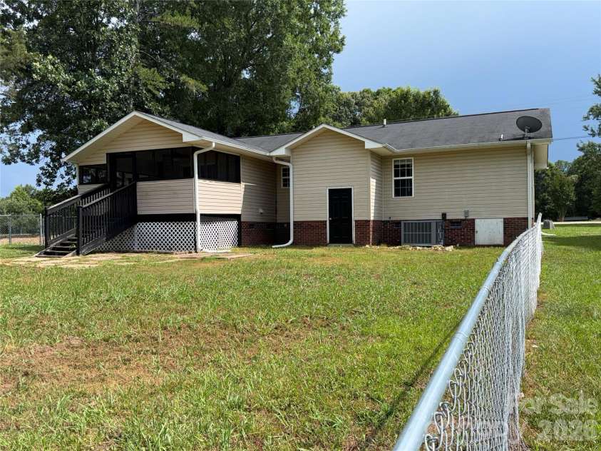 1066 Cameron Road, York, SC 29745.  MLS# CAR4404501, YatesRealty ID 38501. 