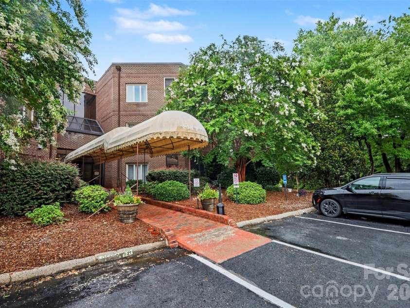 84 Lake Concord Road, Concord, NC 28025.  MLS# CAR4403227, YatesRealty ID 38502. 