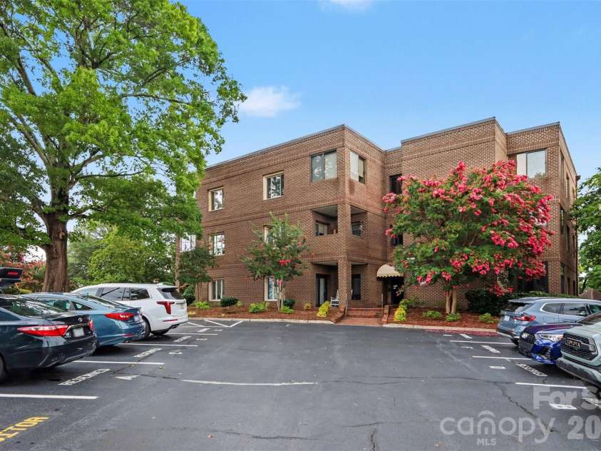 84 Lake Concord Road, Concord, NC 28025.  MLS# CAR4403227, YatesRealty ID 38502. 