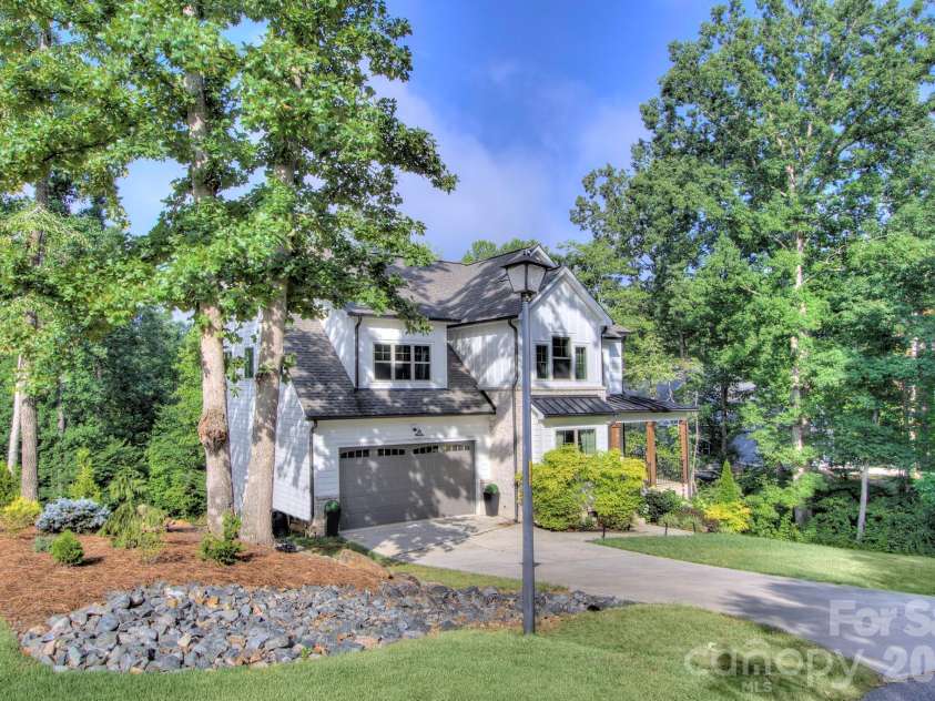6672 Maple Spring Court, Denver, NC 28037.  MLS# CAR4401164, YatesRealty ID 38503. 