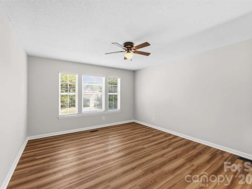 12219 Landing Green Drive, Charlotte, NC 28277.  MLS# CAR4340734, YatesRealty ID 38504. 