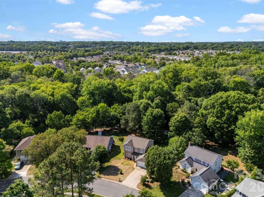12219 Landing Green Drive, Charlotte, NC 28277.  MLS# CAR4340734, YatesRealty ID 38504. 