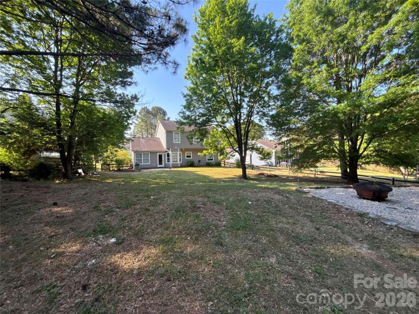 12219 Landing Green Drive, Charlotte, NC 28277.  MLS# CAR4340734, YatesRealty ID 38504. 