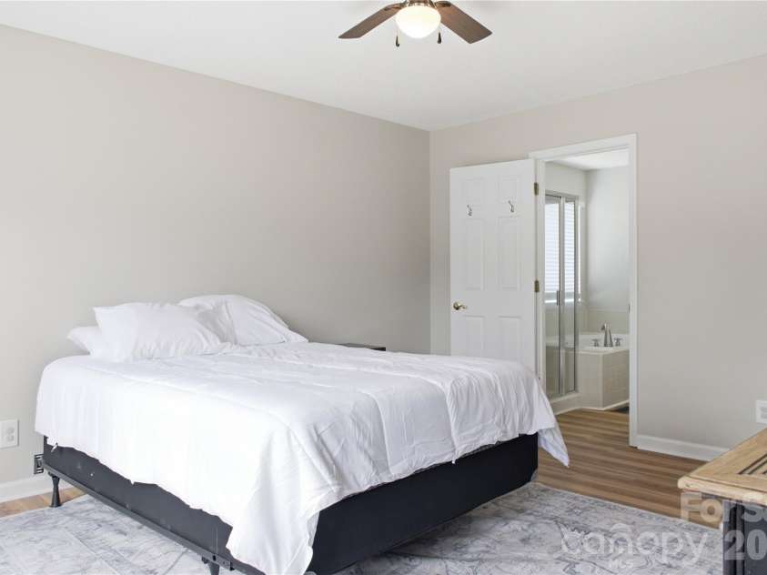 12219 Landing Green Drive, Charlotte, NC 28277.  MLS# CAR4340734, YatesRealty ID 38504. 