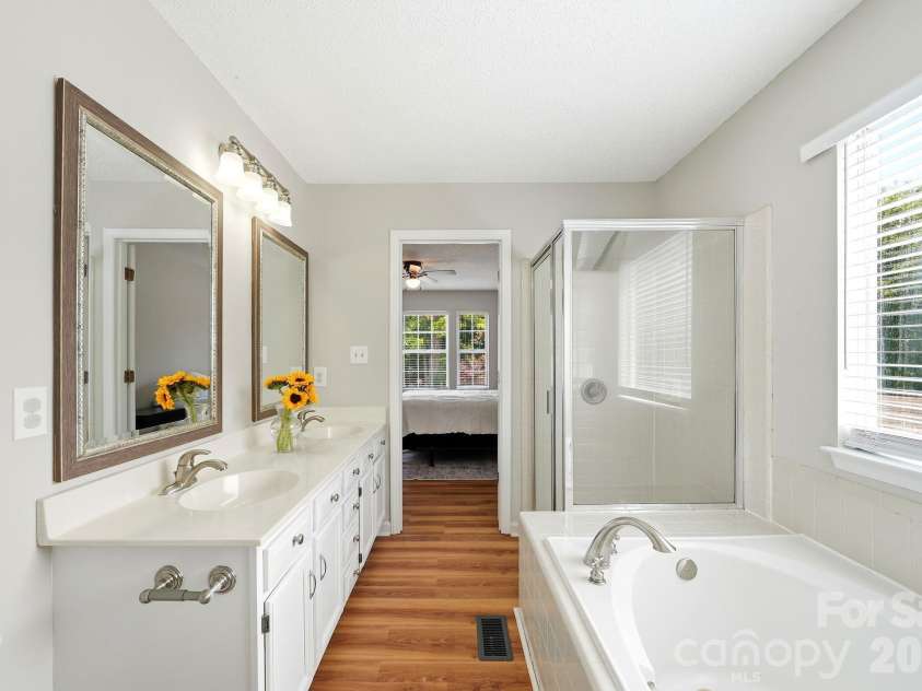 12219 Landing Green Drive, Charlotte, NC 28277.  MLS# CAR4340734, YatesRealty ID 38504. 