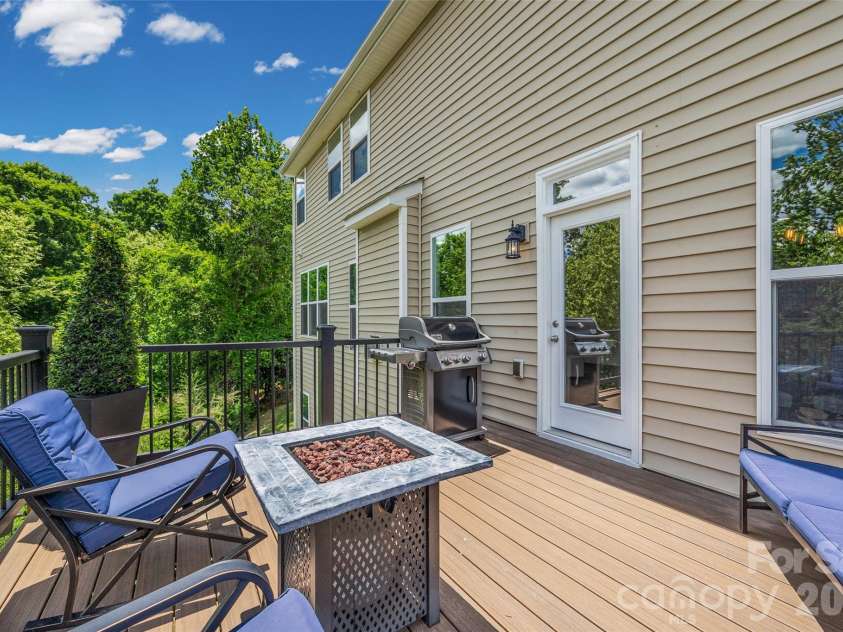 3075 Allendale Drive, Fort Mill, SC 29707.  MLS# CAR4393293, YatesRealty ID 38505. 