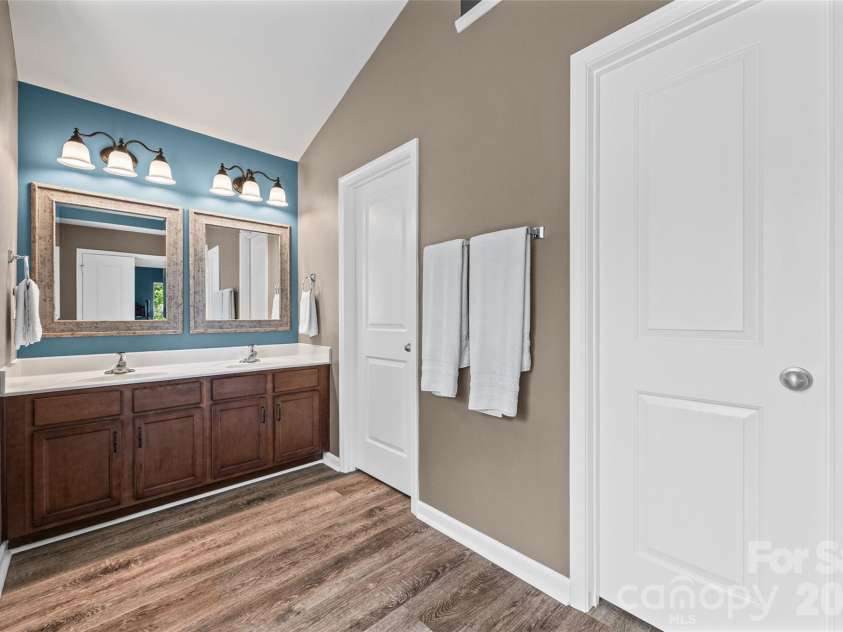 3075 Allendale Drive, Fort Mill, SC 29707.  MLS# CAR4393293, YatesRealty ID 38505. 
