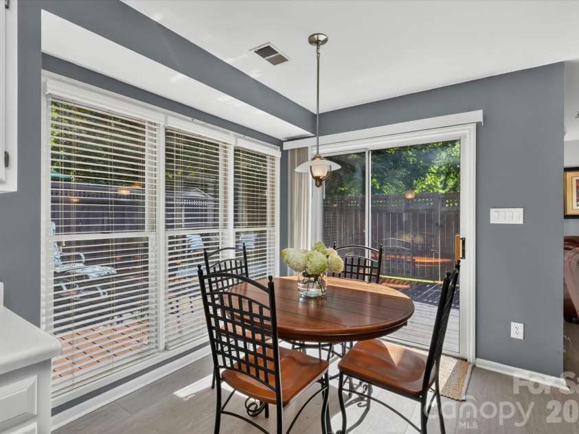 9801 Deer Spring Lane, Charlotte, NC 28210.  MLS# CAR4404766, YatesRealty ID 38506. Floor to ceiling windows