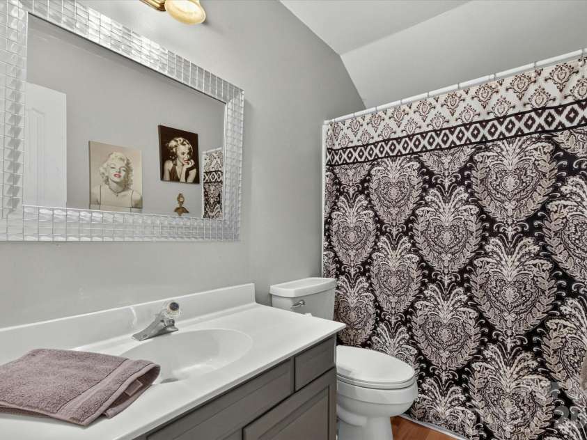 9801 Deer Spring Lane, Charlotte, NC 28210.  MLS# CAR4404766, YatesRealty ID 38506. Full bath on second floor