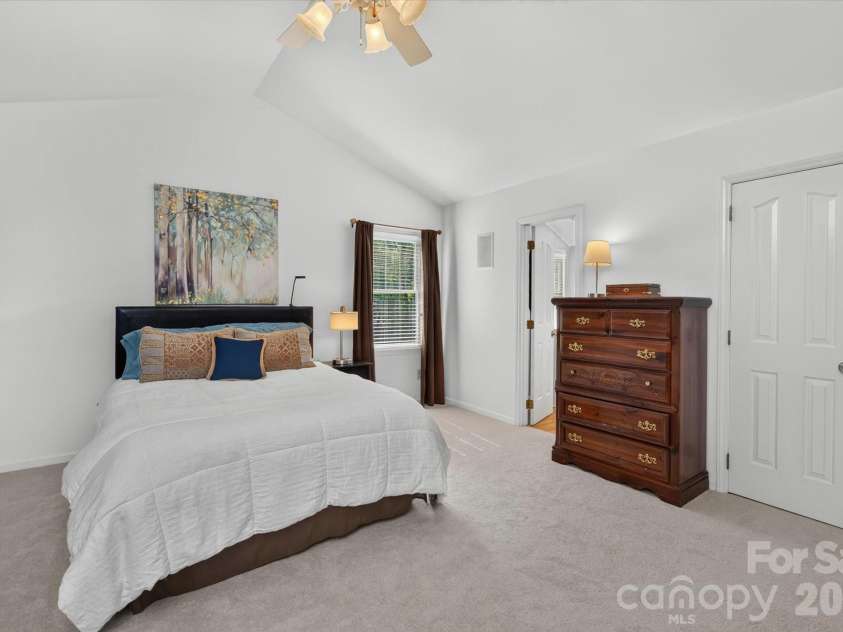 9801 Deer Spring Lane, Charlotte, NC 28210.  MLS# CAR4404766, YatesRealty ID 38506. Owner's suite with soaring ceilings