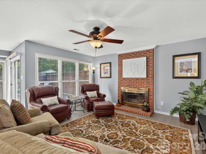 9801 Deer Spring Lane, Charlotte, NC 28210.  MLS# CAR4404766, YatesRealty ID 38506. SECOND family room
