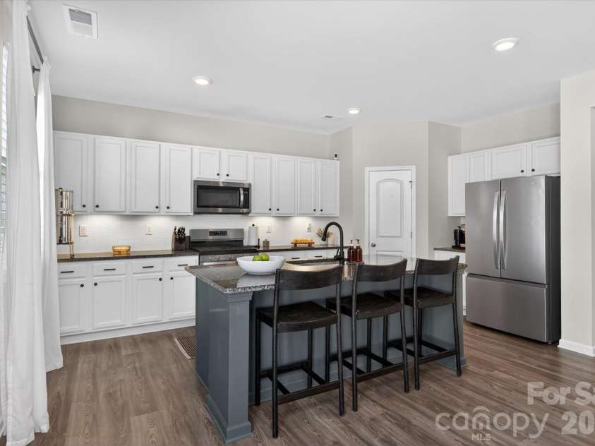 6002 Weddington Pointe Drive, Monroe, NC 28110.  MLS# CAR4377599, YatesRealty ID 38507. Granite countertops