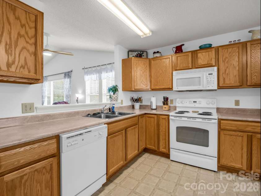 1706 Deermouse Way, Hendersonville, NC 28792.  MLS# CAR4400240, YatesRealty ID 38508. 