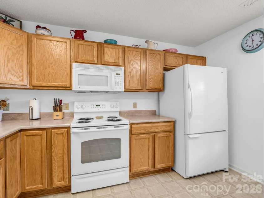 1706 Deermouse Way, Hendersonville, NC 28792.  MLS# CAR4400240, YatesRealty ID 38508. 