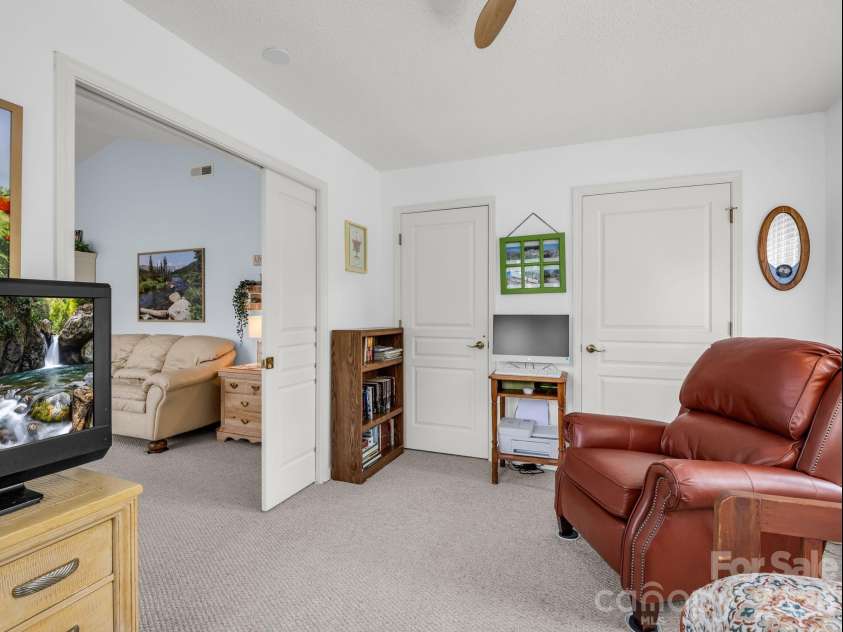 1706 Deermouse Way, Hendersonville, NC 28792.  MLS# CAR4400240, YatesRealty ID 38508. 
