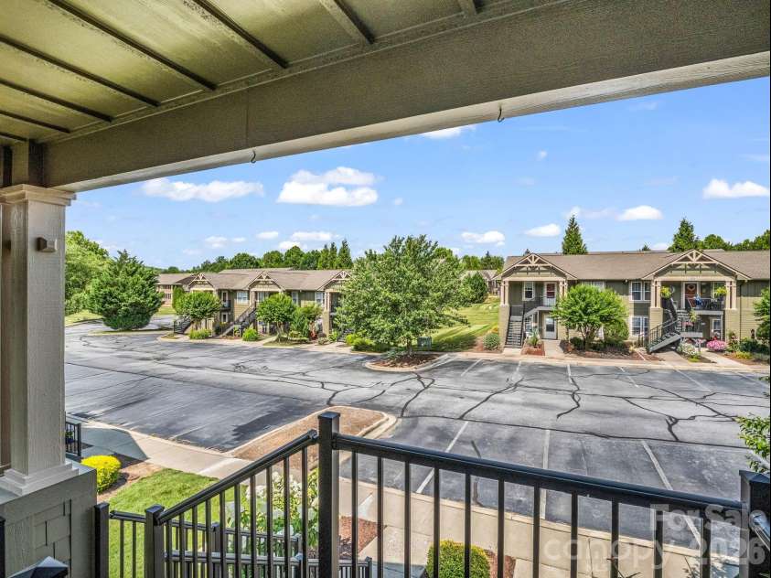 1706 Deermouse Way, Hendersonville, NC 28792.  MLS# CAR4400240, YatesRealty ID 38508. 