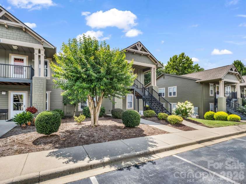1706 Deermouse Way, Hendersonville, NC 28792.  MLS# CAR4400240, YatesRealty ID 38508. 