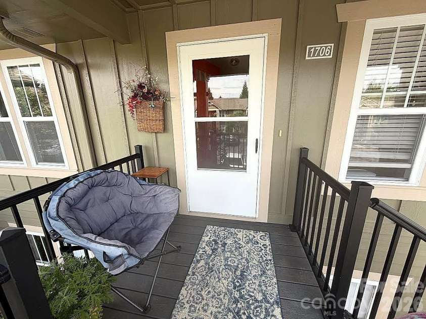 1706 Deermouse Way, Hendersonville, NC 28792.  MLS# CAR4400240, YatesRealty ID 38508. Front Porch
