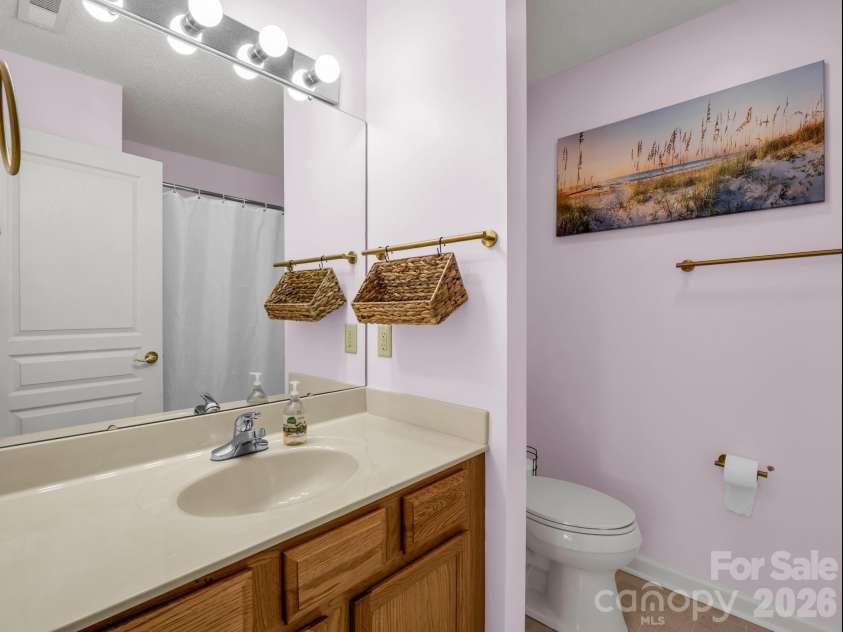1706 Deermouse Way, Hendersonville, NC 28792.  MLS# CAR4400240, YatesRealty ID 38508. Hall Bath