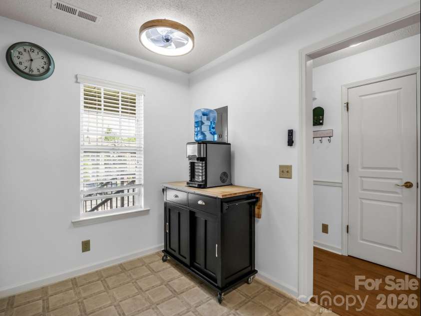 1706 Deermouse Way, Hendersonville, NC 28792.  MLS# CAR4400240, YatesRealty ID 38508. Mobile Island w/drop leaf table addition